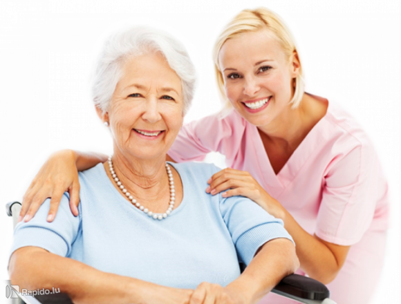 Aide-soignante à domicile pour personnes âgées ou dépendantes
